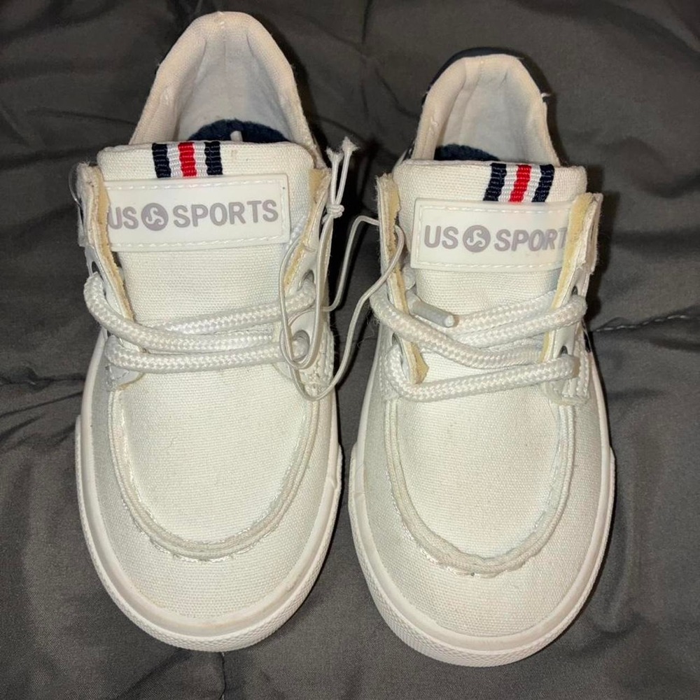 US Sports Boys White Navy Canvas Boat Shoes Size 8 – Good Condition